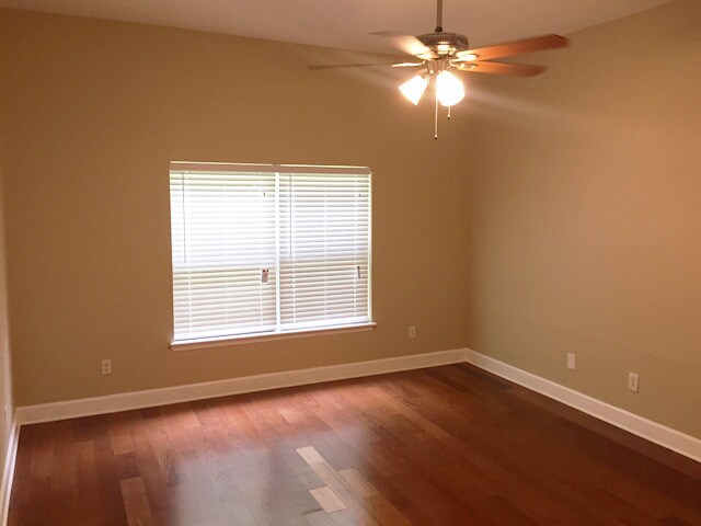 Building Photo - 2476 Winchester Ln