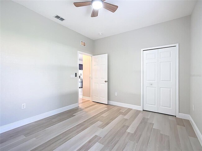 Building Photo - 550 Reddicks Cir