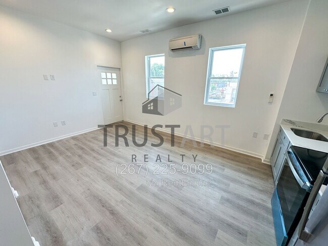 Building Photo - 2431 N 26th St