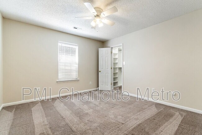 Building Photo - 3807 Crimson Wing Dr