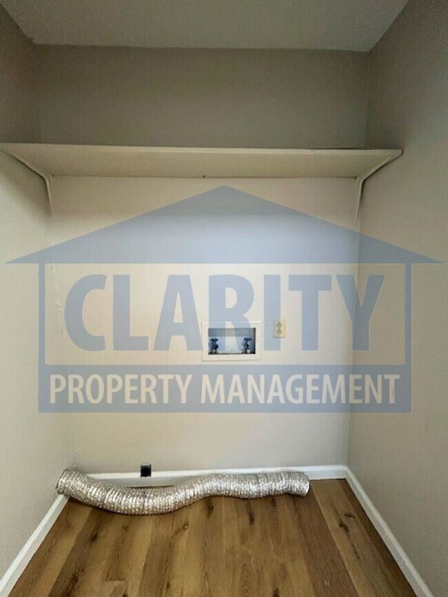 Building Photo - 3014/3016 Blue Springs Rd