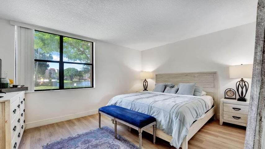 Building Photo - 955 Dotterel Rd