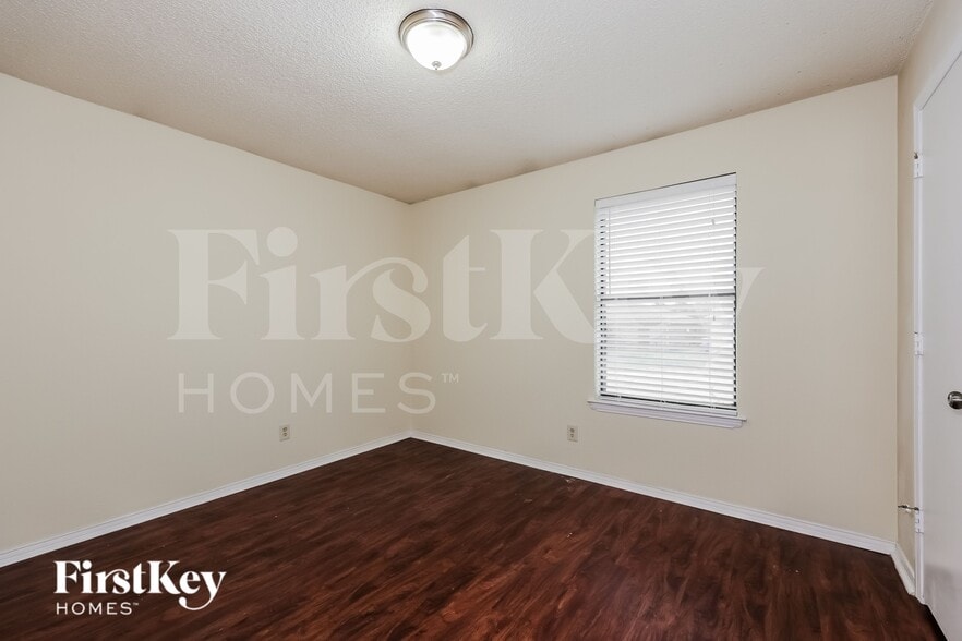 Building Photo - 6525 Constitution Dr