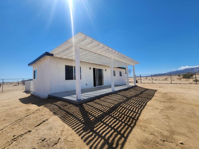 Building Photo - Beautiful Remodeled Home