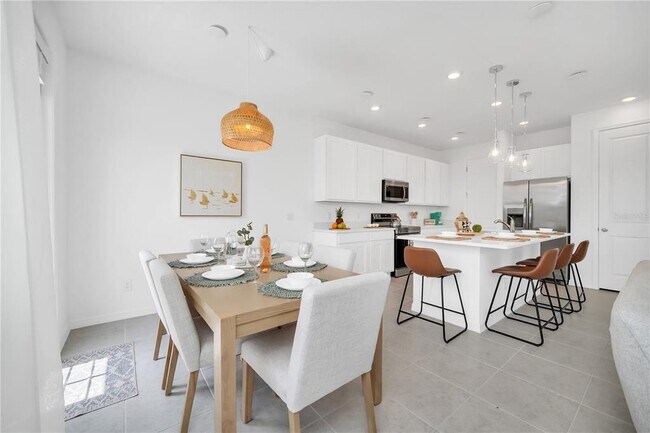Building Photo - 657 Longboat Dr