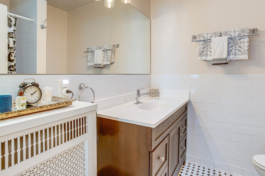 Building Photo - 757 Clayton St