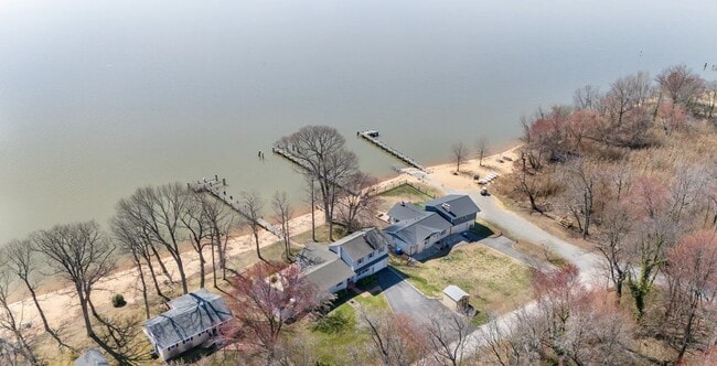 Building Photo - 44 Pocahontas Dr