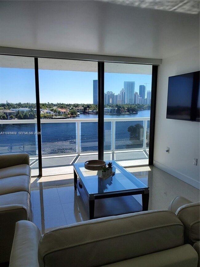 Building Photo - 20515 E Country Club Dr