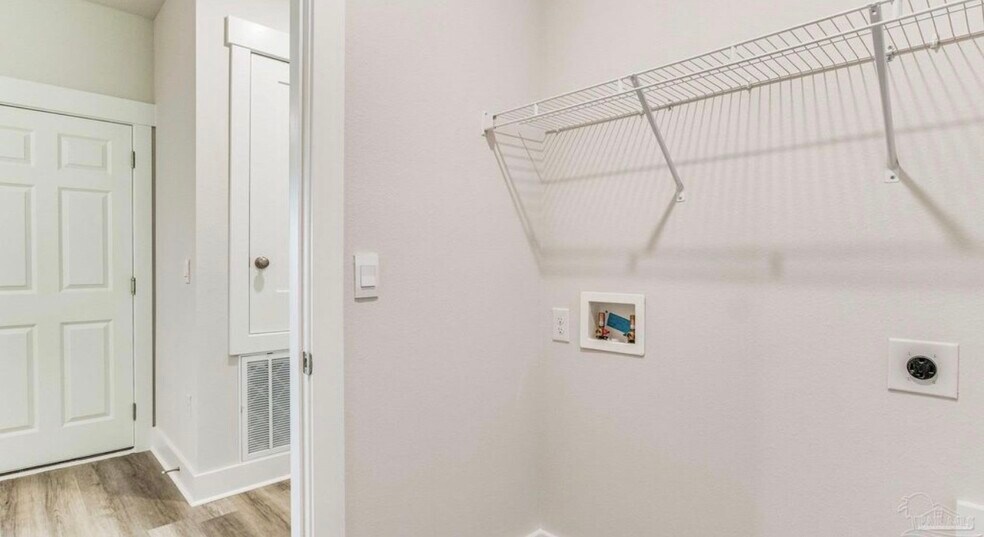 Building Photo - 5832 Sargassum Ln