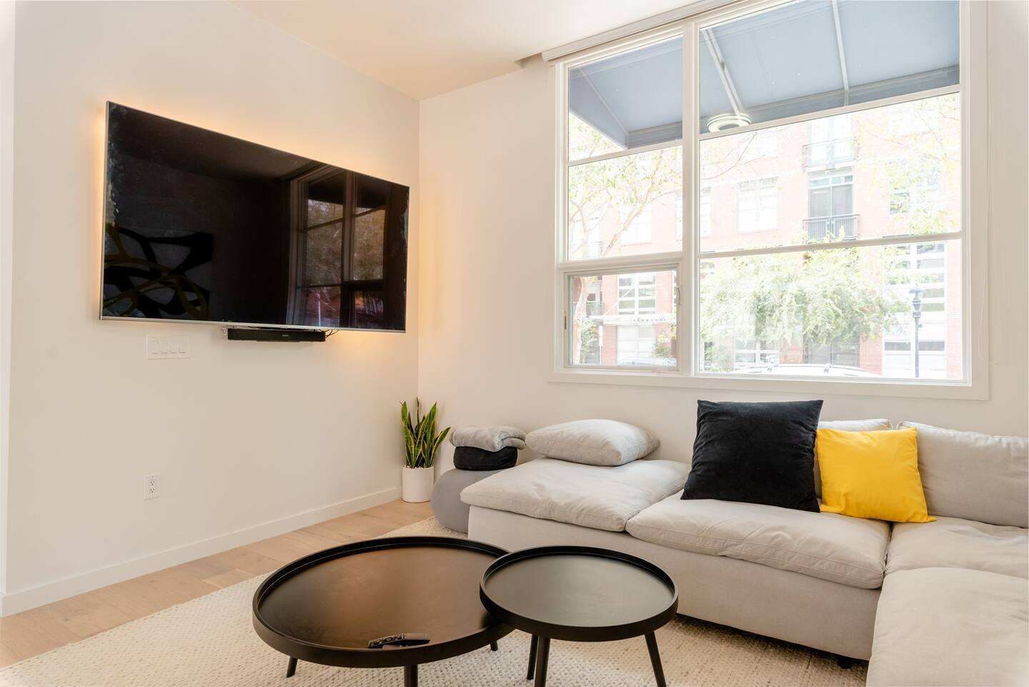 Building Photo - 800 The Mark Ln