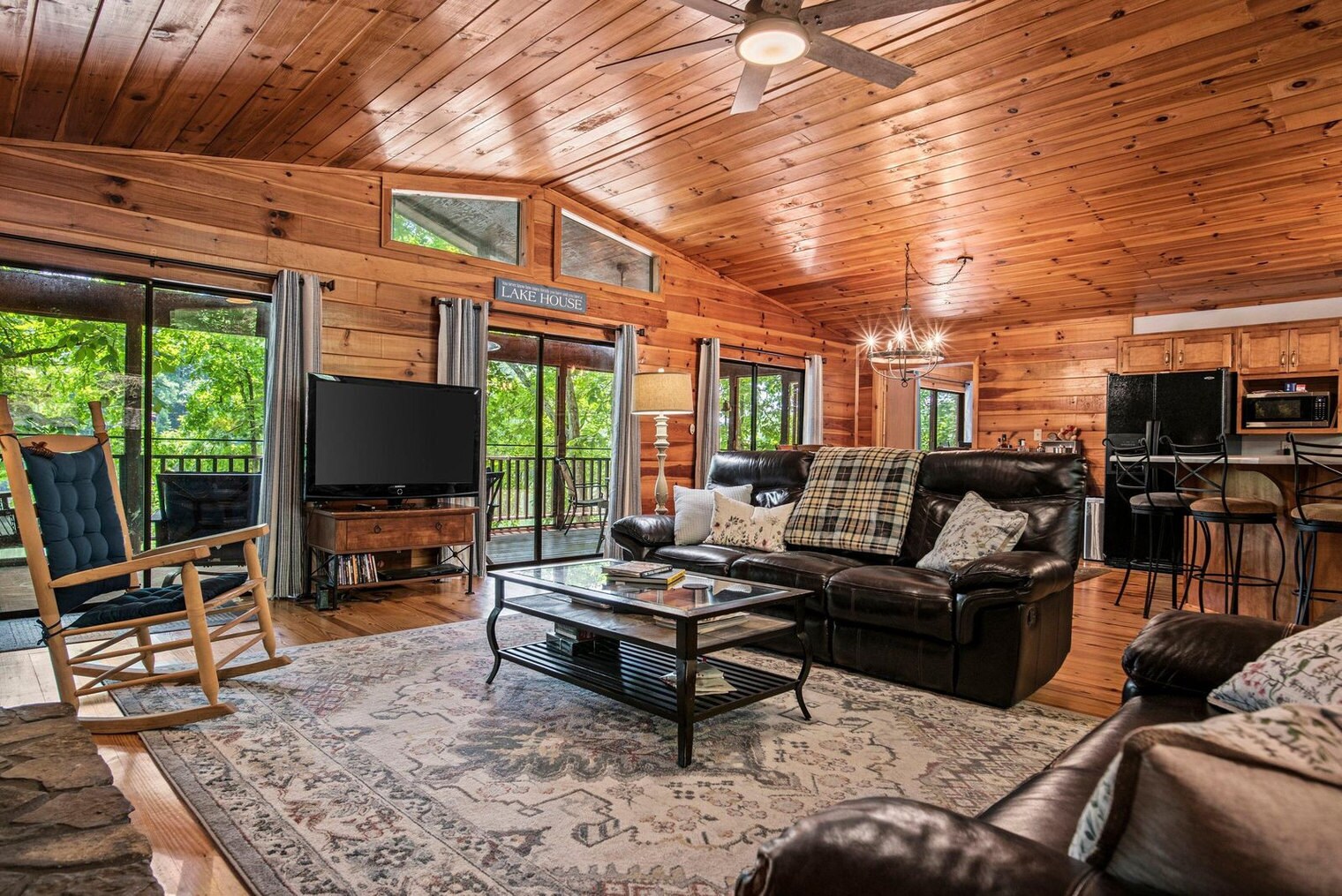 Building Photo - 410 Dogwood Ln