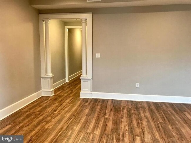 Building Photo - 4933 Chestnut St