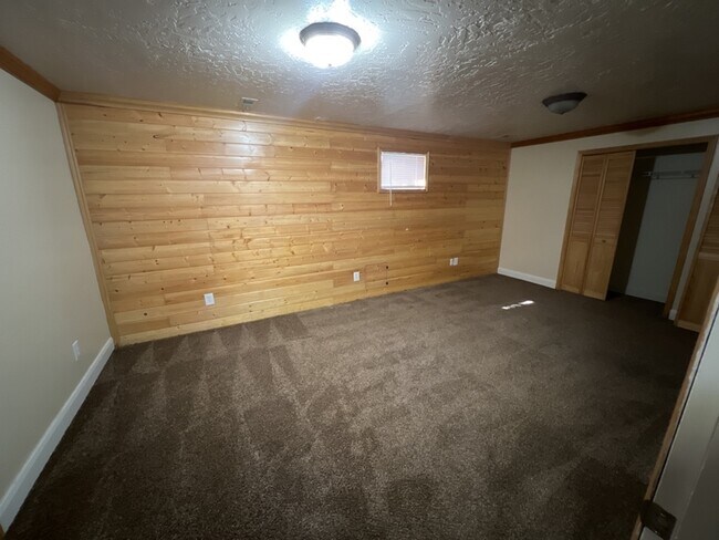 Building Photo - 945 S 660 W