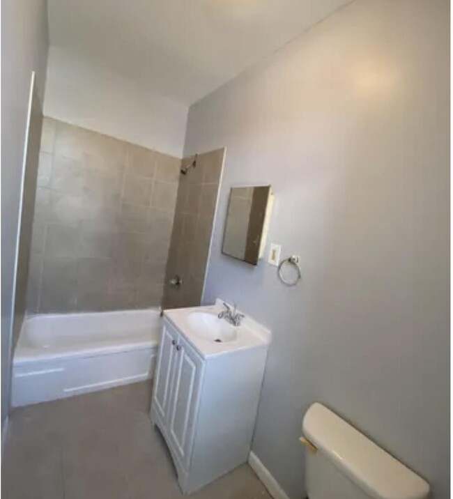 Building Photo - 45 W 54th St