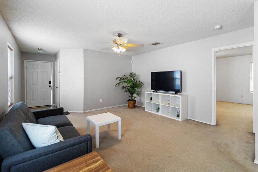 Living room - 6717 Waterhill Ln