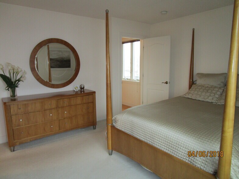 bedroom 2, four-poster bed, looking west - 103 Summer St