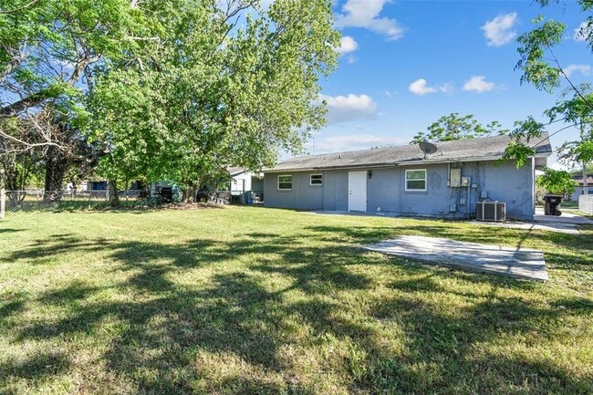 Building Photo - 4853 Lanette St