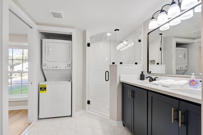 Building Photo - 4737 Aster Dr