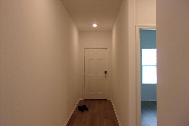 Building Photo - 2725 Louris Ln