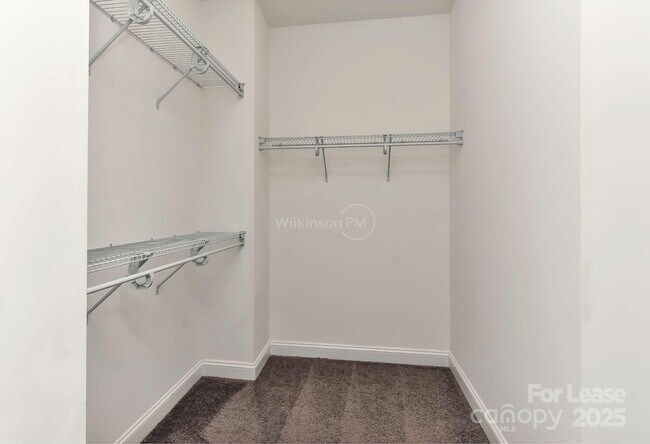 Building Photo - 8765 Aspinwall Dr