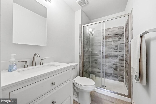 Building Photo - 3904 Fenwick Ln