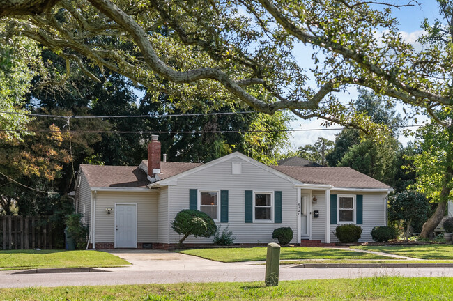 Building Photo - 6120 Myrtle Park