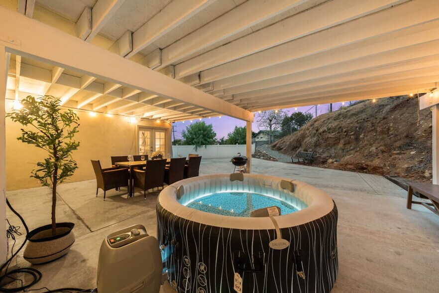 Building Photo - 10150 Sierra Madre Rd