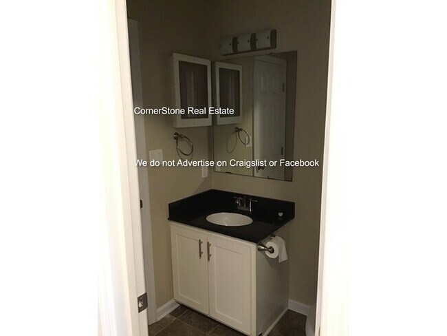 Building Photo - 349 Waterdown Dr
