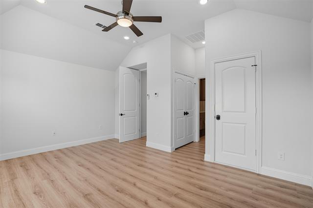 Building Photo - 533 Longshore Dr