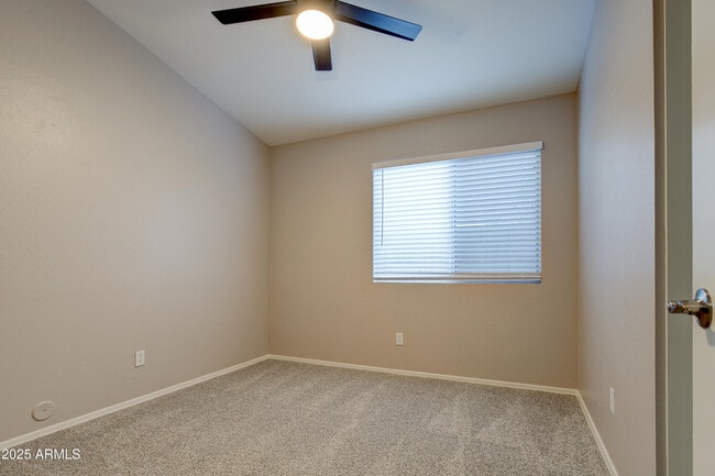 Building Photo - 4402 E Creosote Dr