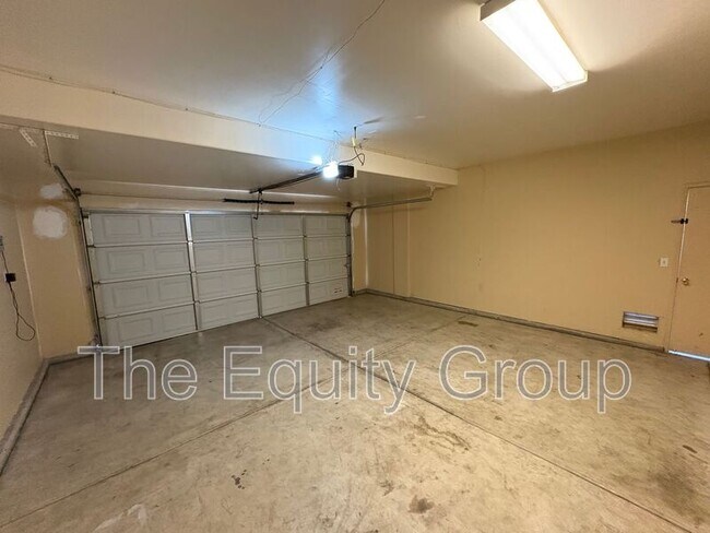 Building Photo - 312 W Reese Ave