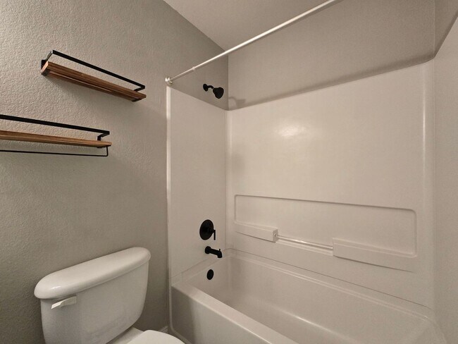 Building Photo - 2609 Red Fern Dr