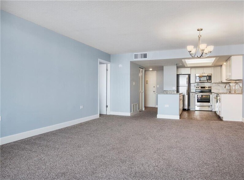 Building Photo - 450 Treasure Island Cswy