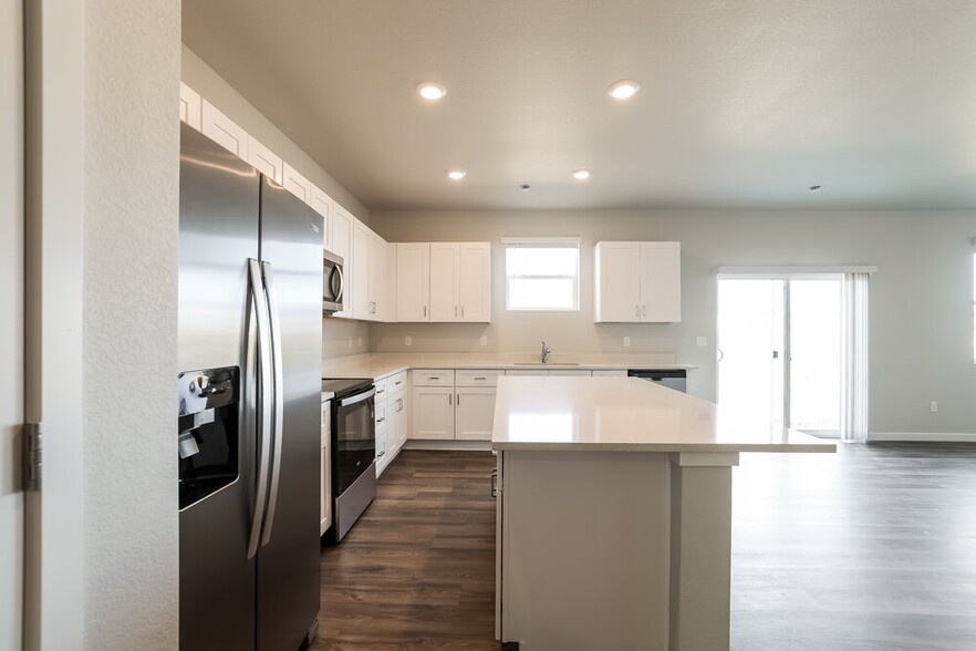 Building Photo - 2161 Flower Blossom Ave