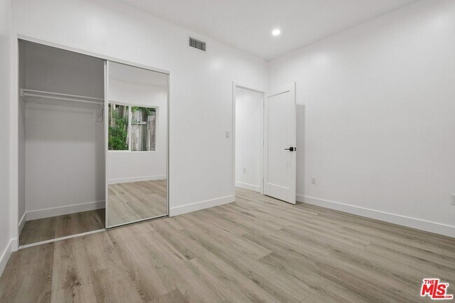 Building Photo - 1434 Beverwil Dr