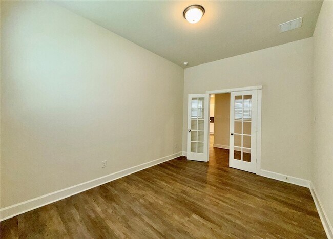 Building Photo - 1804 Welker Dr