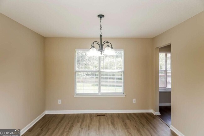 Building Photo - 37 Ridgefield Dr