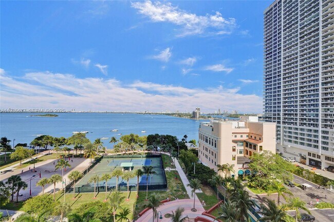 Building Photo - 1750 N Bayshore Dr