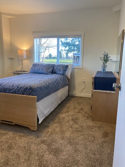 Building Photo - 14275 Avon Allen Rd