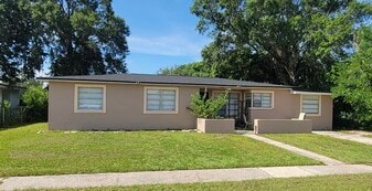 FRONT HOUSE - 7302 Ivory Way
