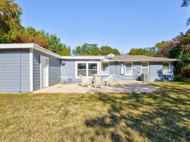 Building Photo - 3511 Corto Ave