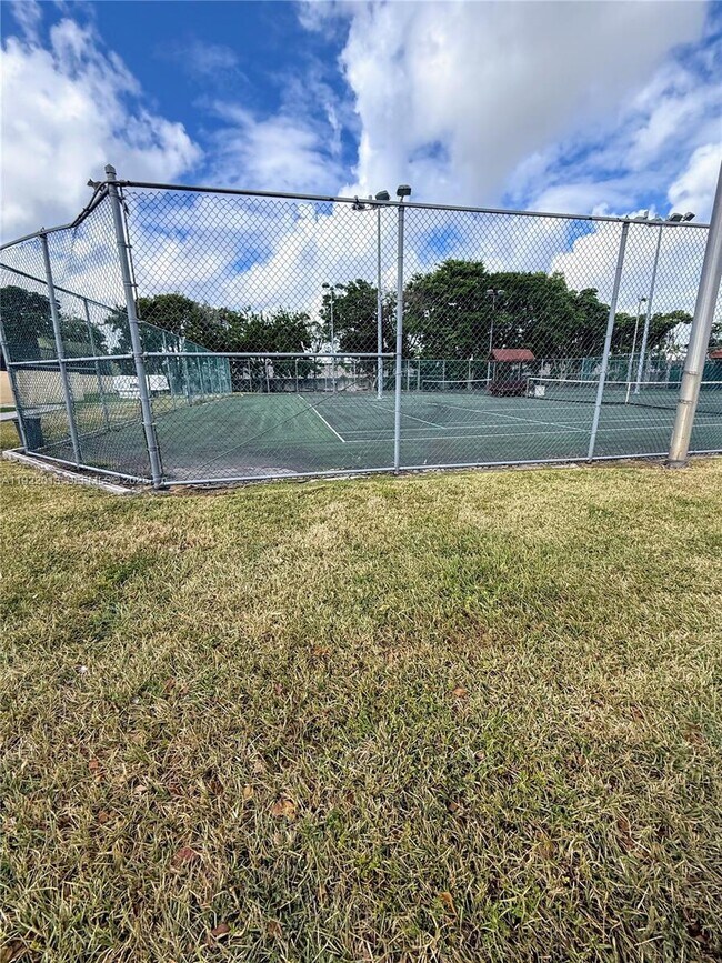 Building Photo - 8830 SW 123rd Ct