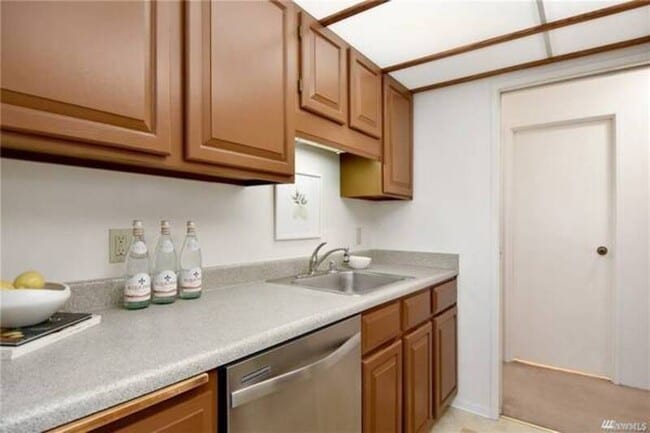 Building Photo - 2201 3rd Ave