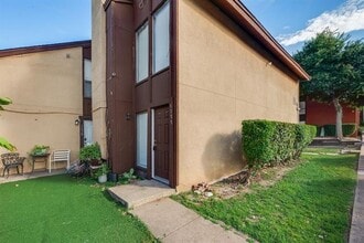 Building Photo - 7152 Fair Oaks Ave