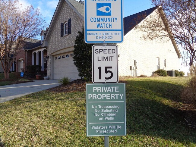 Building Photo - APPLICATION PENDING-Clemmons-Lovely Patio Home with Sunroom