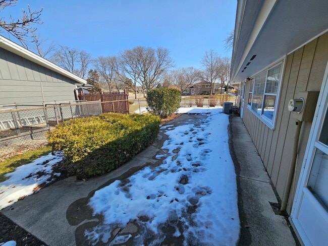 Building Photo - 1828 Cannon Ct