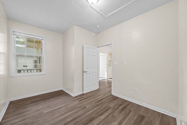 Building Photo - 1709 LeGrand Street