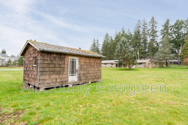 Building Photo - 5805 48th Ave E