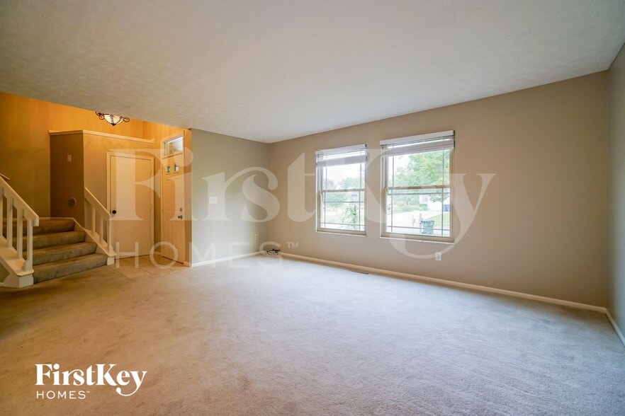 Building Photo - 5586 Edie Dr