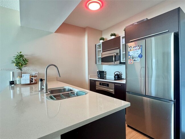 Building Photo - 333 NE 24th St